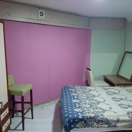 Apartament Mert *